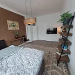 Vogelnest Zentral In Mit Pool アパート ミュールハウゼン