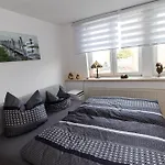 Vogelnest Zentral In Mit Pool *