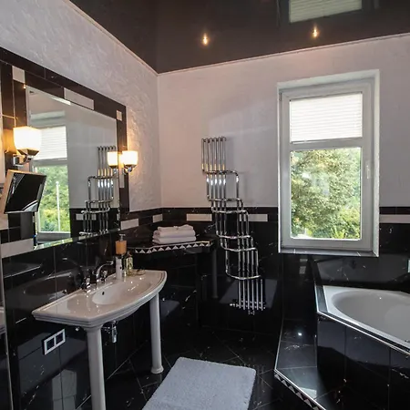 Apartment Vogelnest Zentral In Mit Pool *
