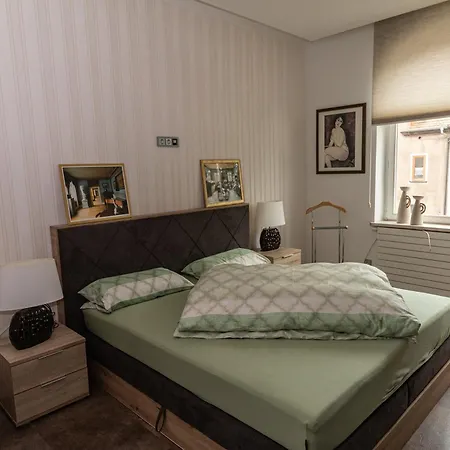 Vogelnest Zentral In Mit Pool Appartement *