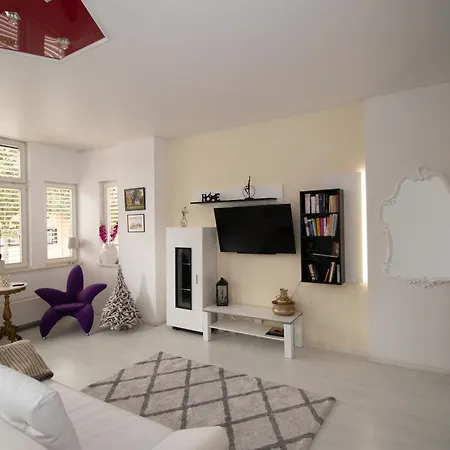 Vogelnest Zentral In Mit Pool