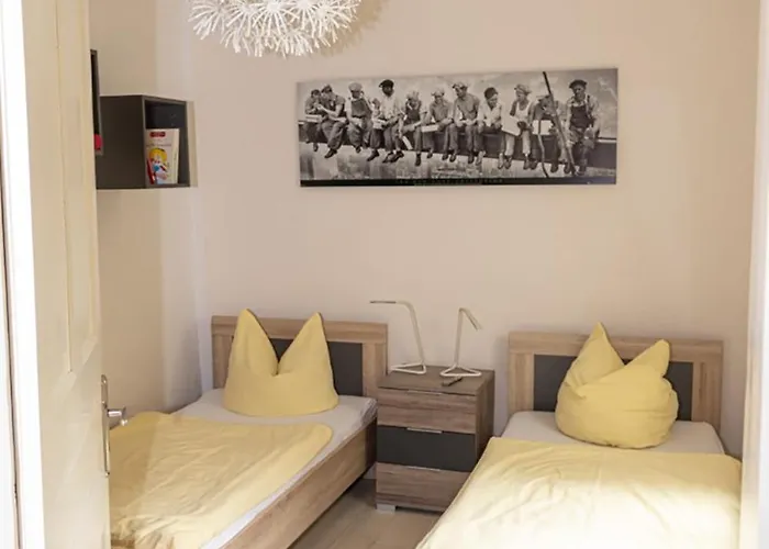 Vogelnest Zentral In Mit Pool