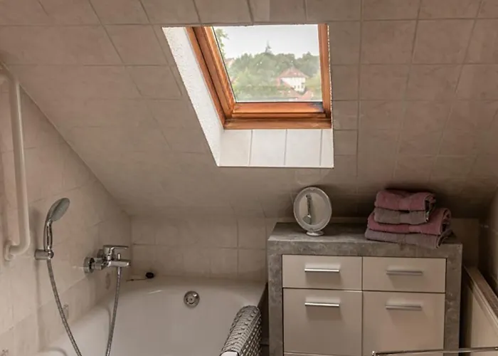 Vogelnest Zentral In Mit Pool 米尔豪森