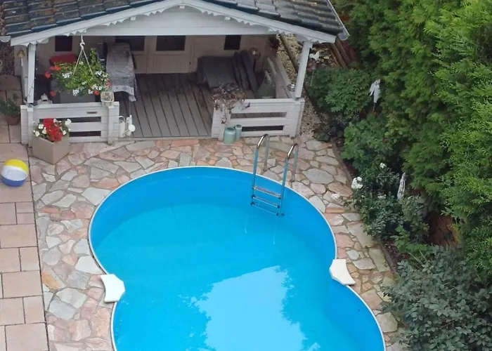 Appartement Vogelnest Zentral In Mit Pool Mühlhausen