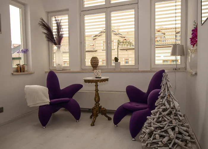 Vogelnest Zentral In Mit Pool