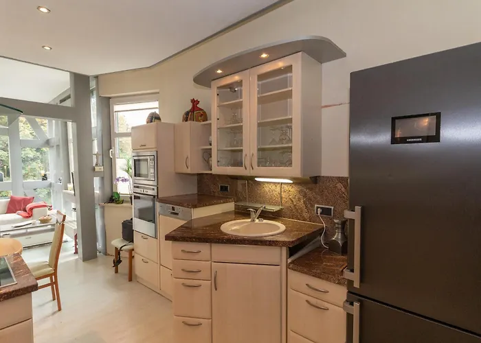 Vogelnest Zentral In Mit Pool Appartement