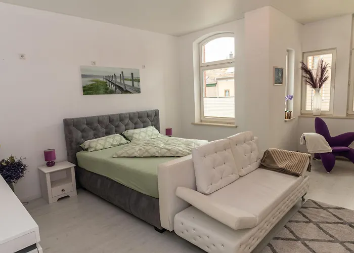 Vogelnest Zentral In Mit Pool 公寓